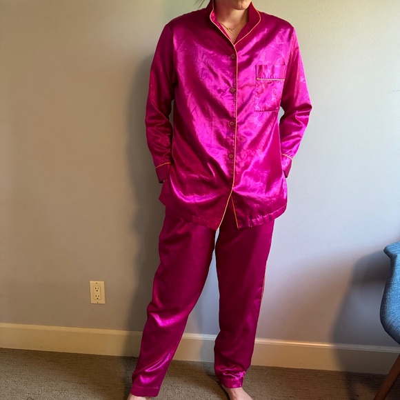 Vintage Fernando Sanchez Vibrant Pink Sleeper - Picture 1 of 13